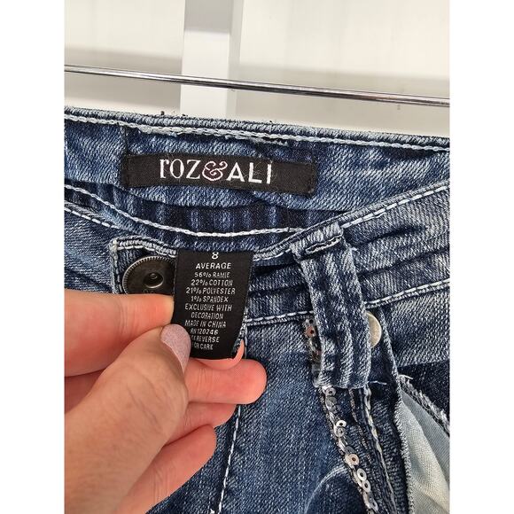 Roz & Ali Womens Sz 8 Flare Leg Blue Jeans Light Wash Embellished - Picture 3 of 4